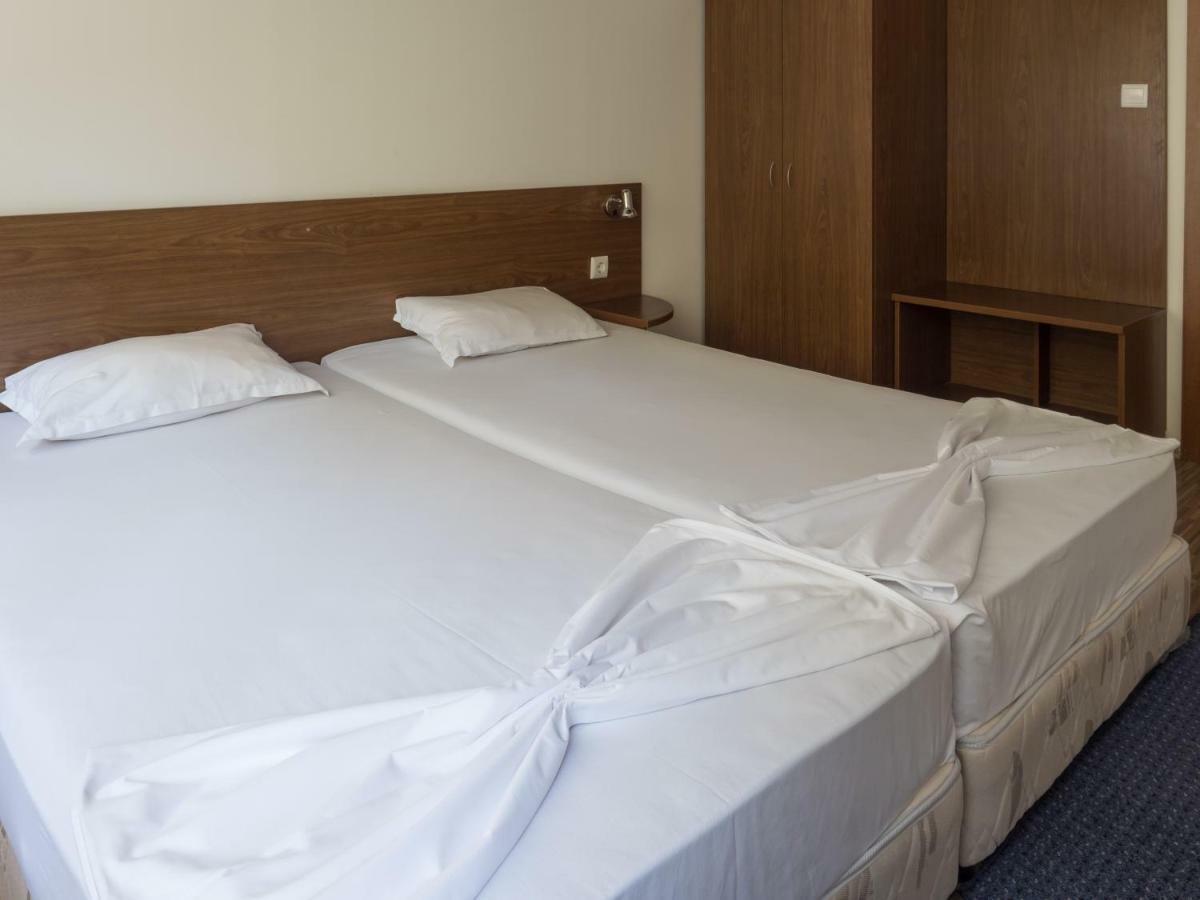 Family Park Hotel Kyoshkove Шумен Экстерьер фото