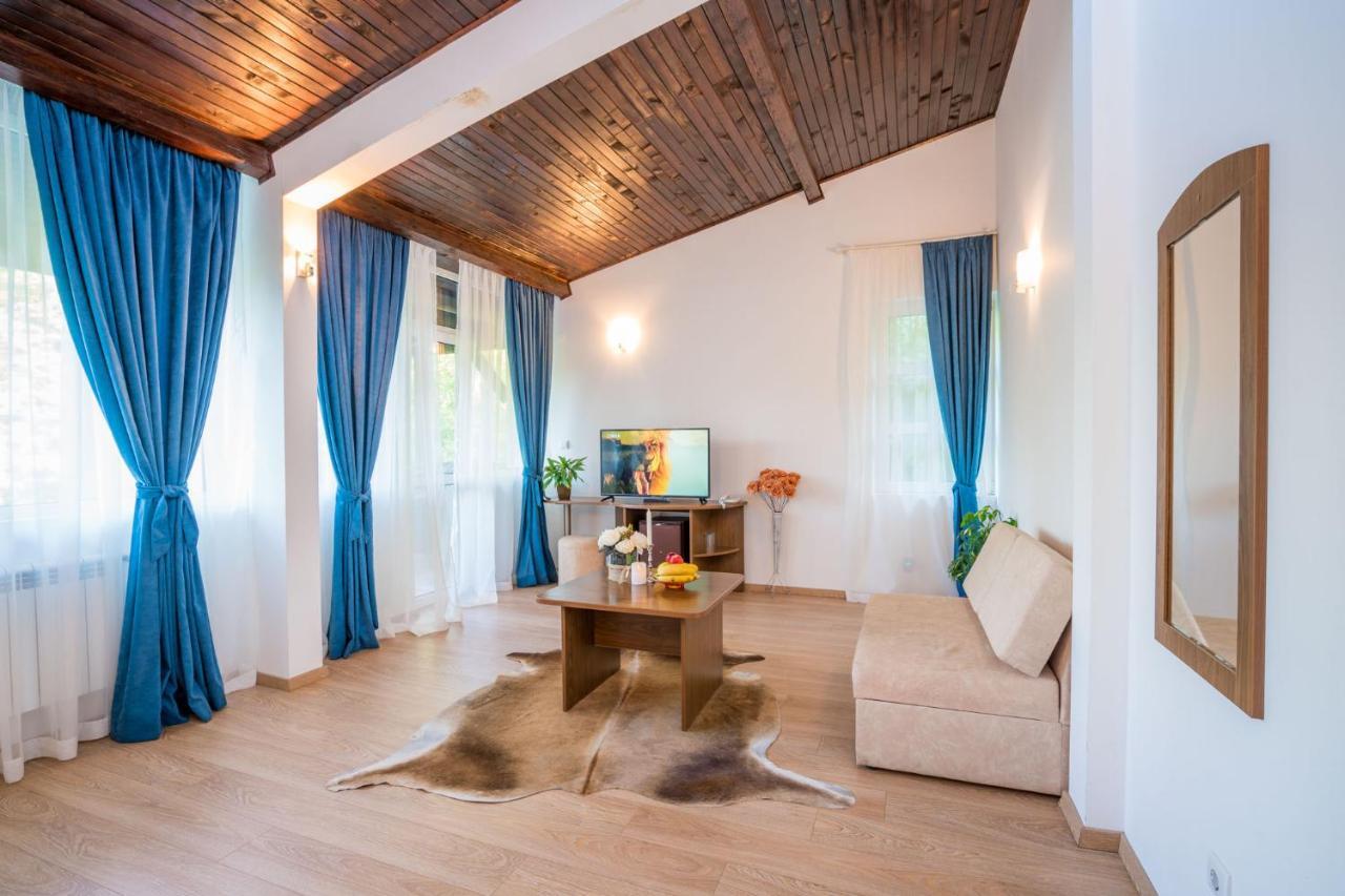 Family Park Hotel Kyoshkove Шумен Экстерьер фото
