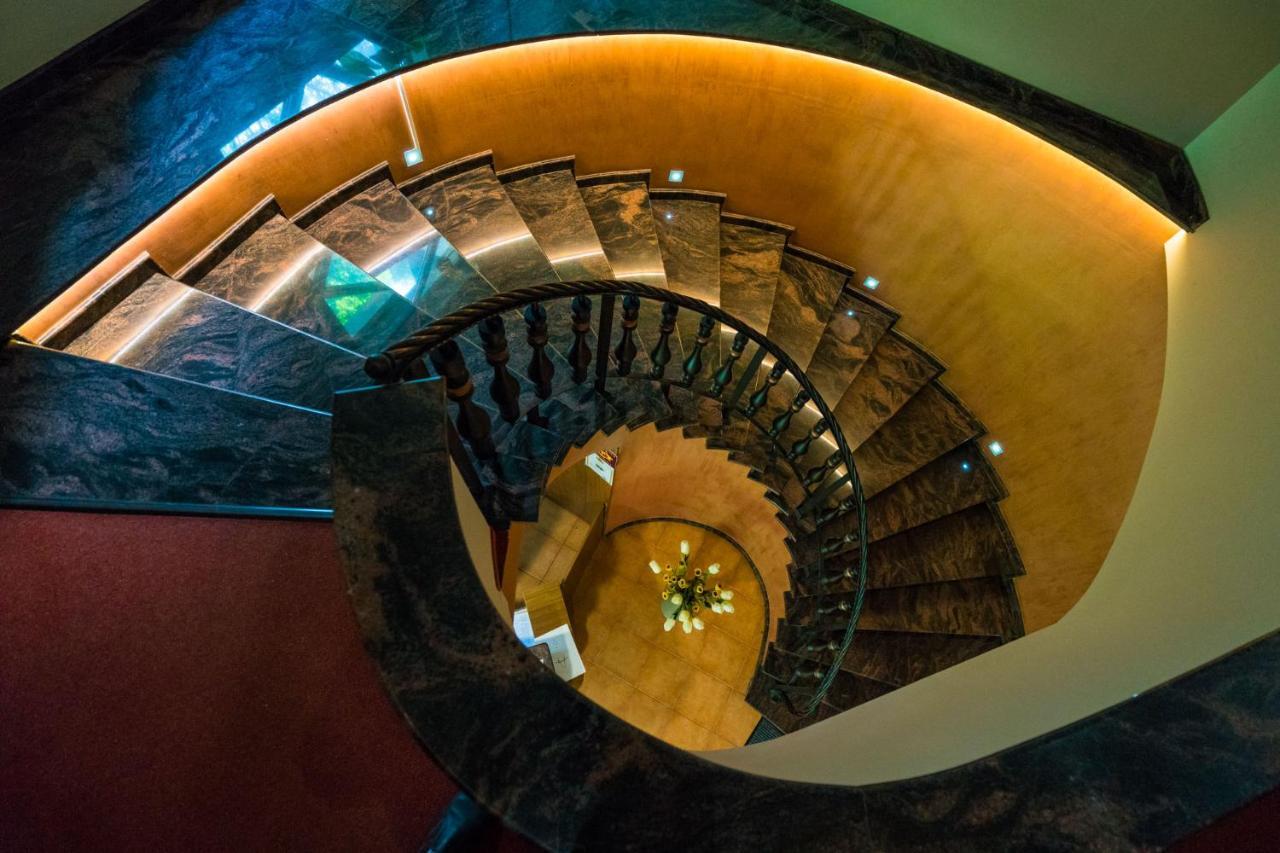 Family Park Hotel Kyoshkove Шумен Экстерьер фото